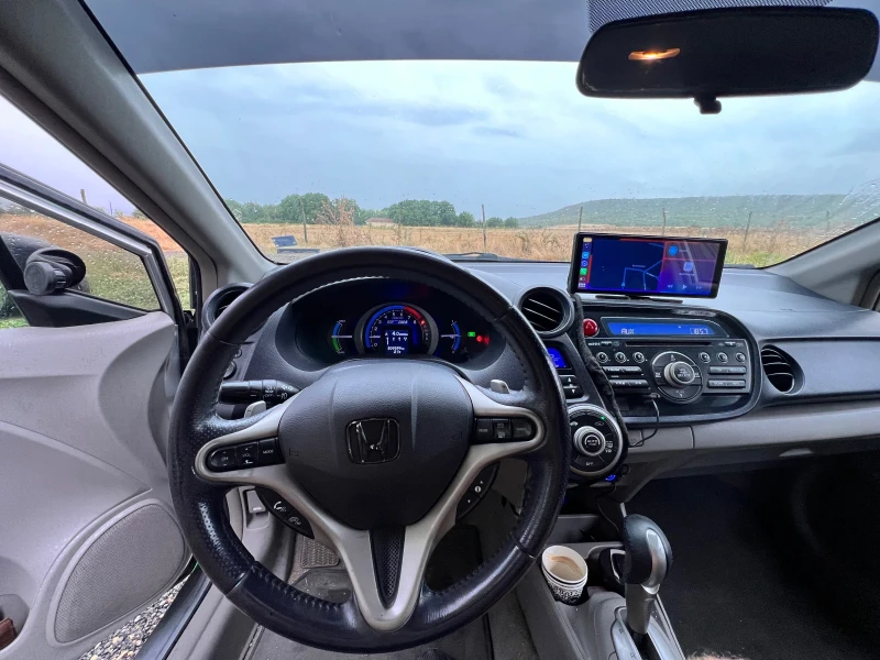 Honda Insight Хибрид с газ, снимка 6 - Автомобили и джипове - 52286473