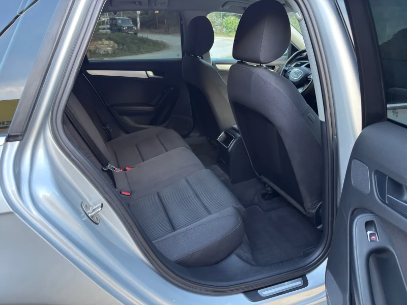 Audi A4 2.0TDI* FACE* LED* NAVI* AUTOMAT* ITALIA* , снимка 9 - Автомобили и джипове - 51636250