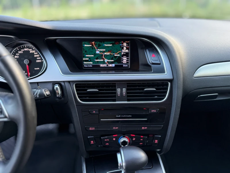Audi A4 2.0TDI* FACELIFT* LED* NAVI* ITALIA* , снимка 15 - Автомобили и джипове - 52949248