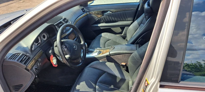 Mercedes-Benz E 320, снимка 7 - Автомобили и джипове - 52262248