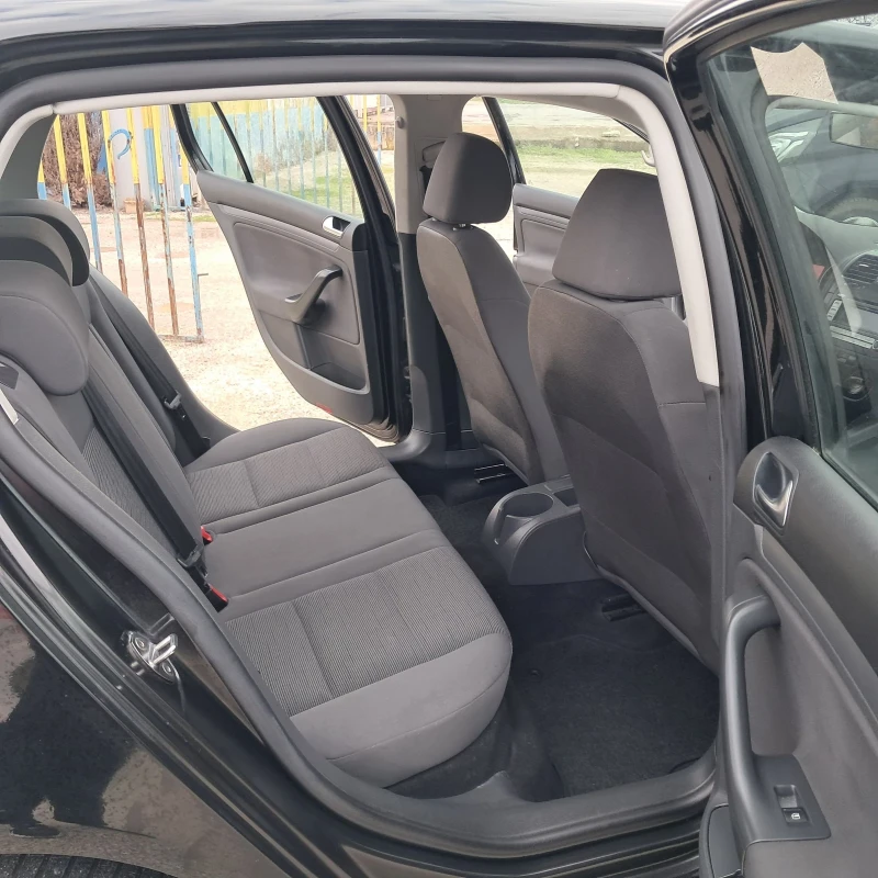 VW Golf 1.4I Rabit, снимка 11 - Автомобили и джипове - 52681087