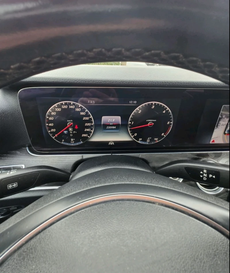 Mercedes-Benz E 350 4-матик, снимка 11 - Автомобили и джипове - 53264082