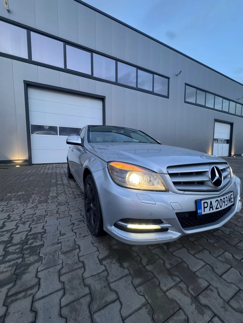 Mercedes-Benz C 220, снимка 3 - Автомобили и джипове - 53487436
