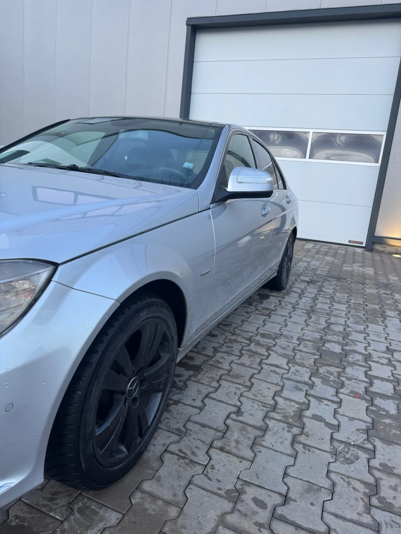 Mercedes-Benz C 220, снимка 6 - Автомобили и джипове - 53487436