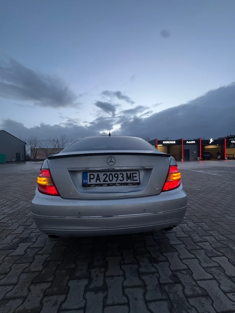 Mercedes-Benz C 220, снимка 8 - Автомобили и джипове - 53487436