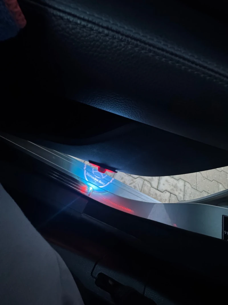 Mercedes-Benz C 220, снимка 16 - Автомобили и джипове - 53487436