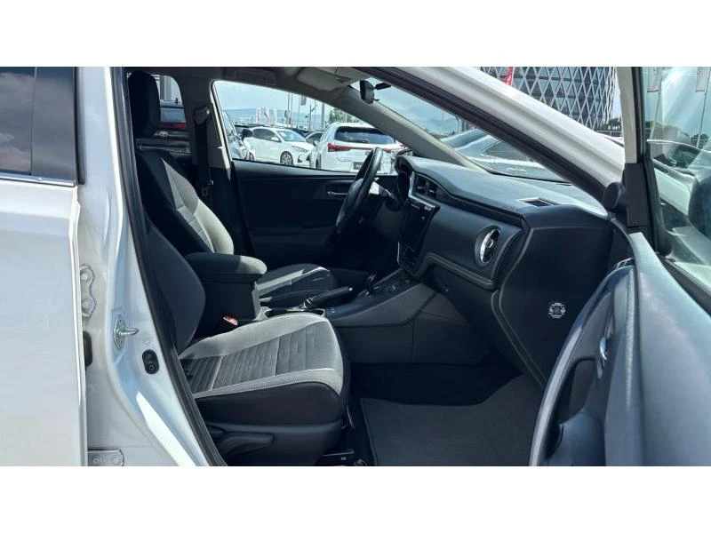 Toyota Auris HB 1.8HSD LUNA, снимка 6 - Автомобили и джипове - 55204258