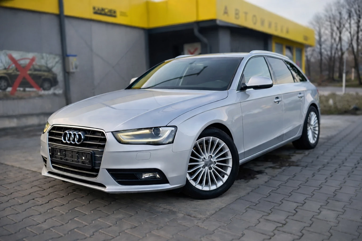 Audi A4 2.0TDI* FACELIFT* LED* NAVI* ITALIA* , снимка 1