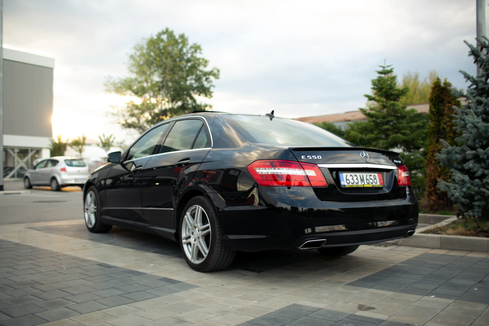 Mercedes-Benz E 500 Luxury 4MATIC - изображение 5