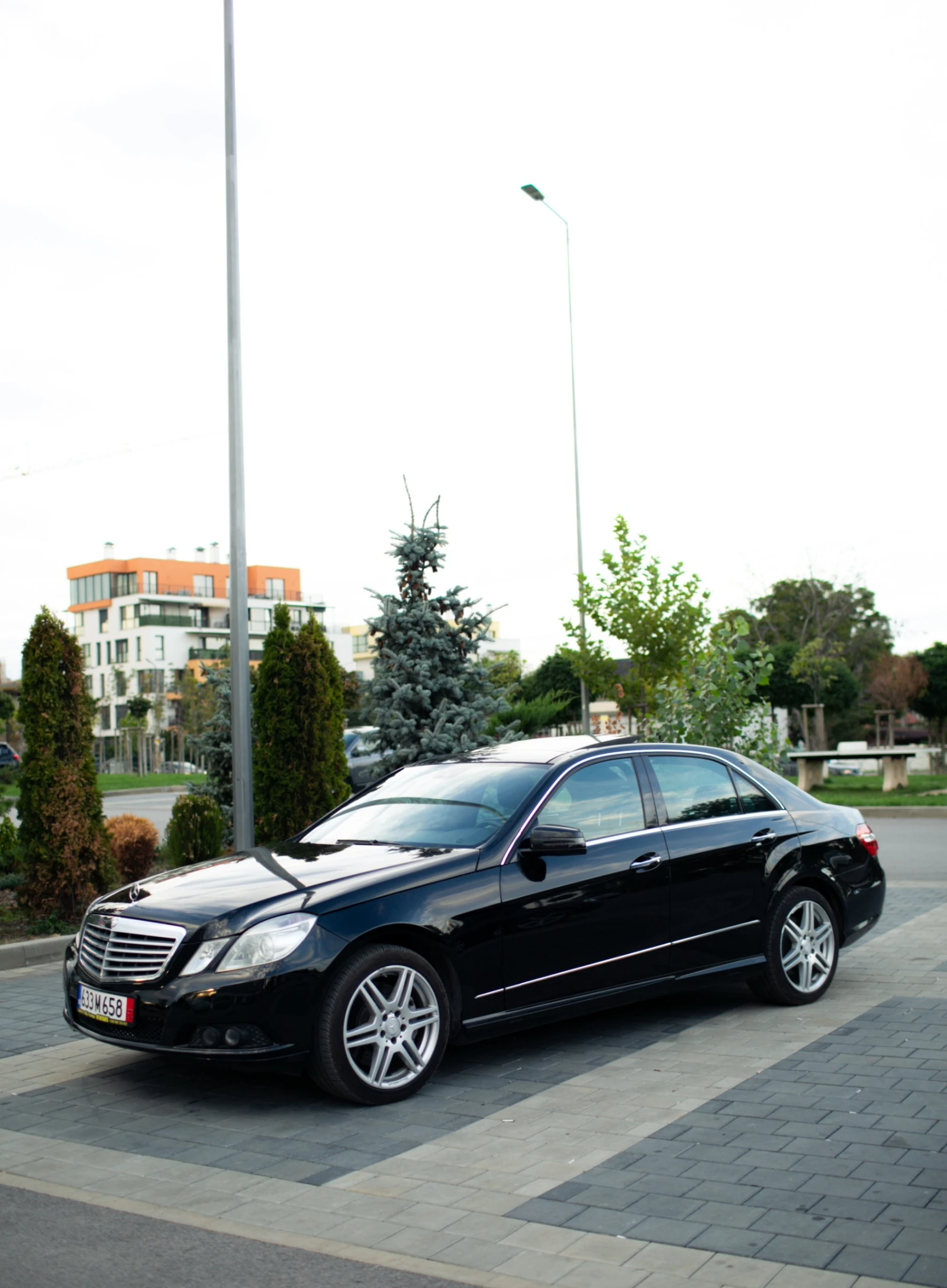Mercedes-Benz E 500 Luxury 4MATIC - изображение 2