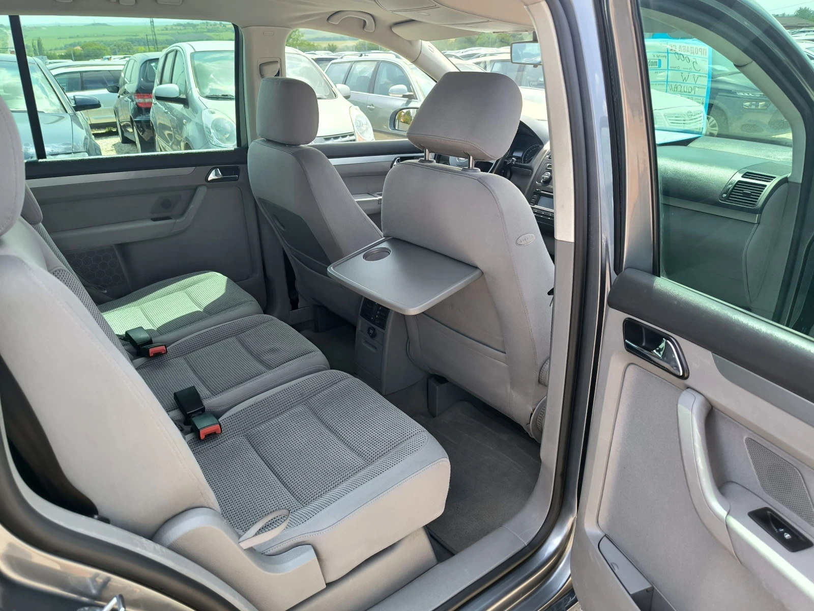 VW Touran 2.0TDI - изображение 10