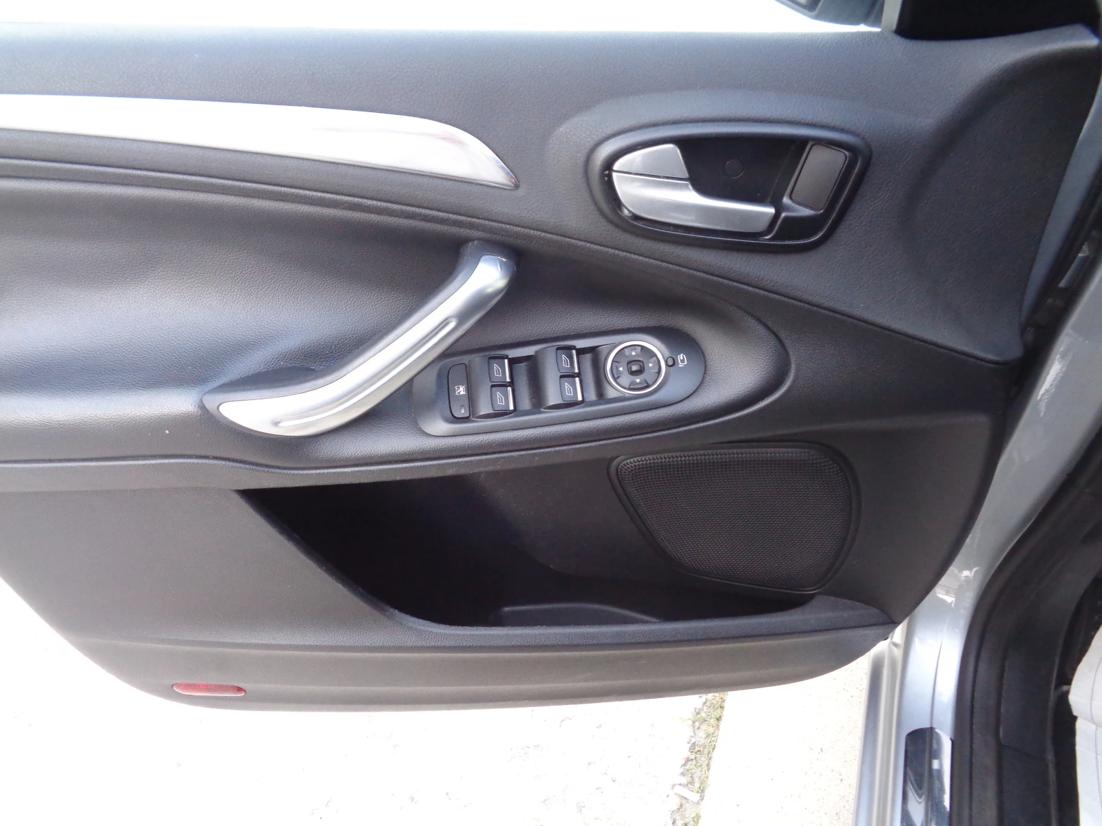 Ford S-Max 2.0tdci-TITANIUM-INDIVIDUAL-BARTER-LIZING - изображение 10