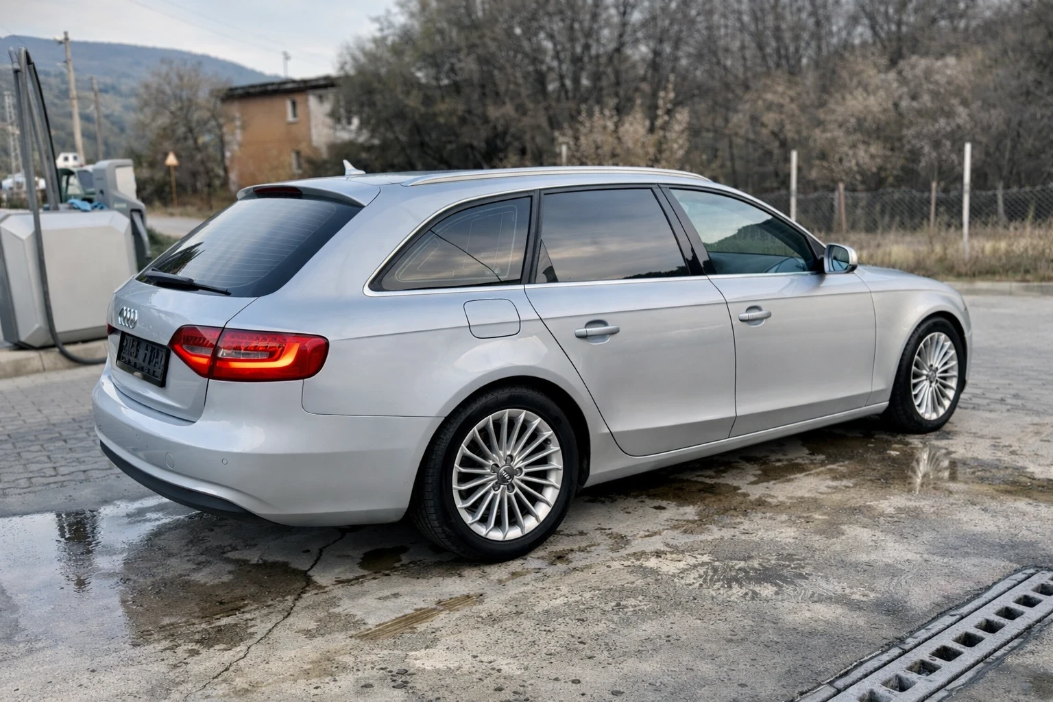 Audi A4 2.0TDI* FACELIFT* LED* NAVI* ITALIA*  - изображение 6