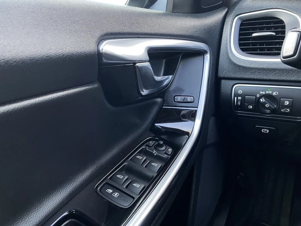 Volvo S60 *  *    * CARFAX *  | Mobile.bg   11