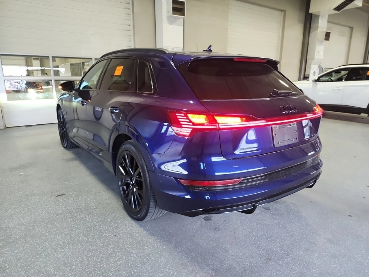 Audi E-Tron CARFAX* АВТОФИНАНСИРАНЕ БЕЗ ПЪРВОНАЧАЛНА ВНОСКА - изображение 4