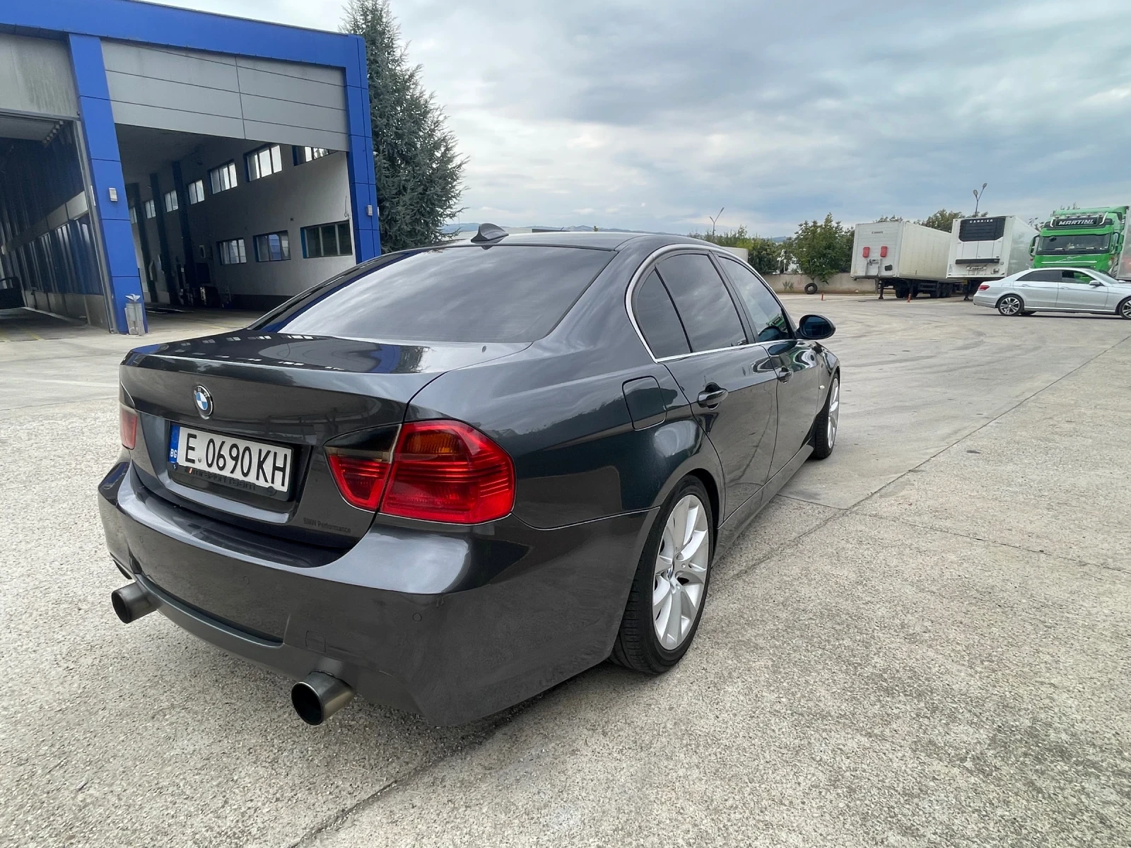 BMW 330 d, снимка 4 - Автомобили и джипове - 53716677
