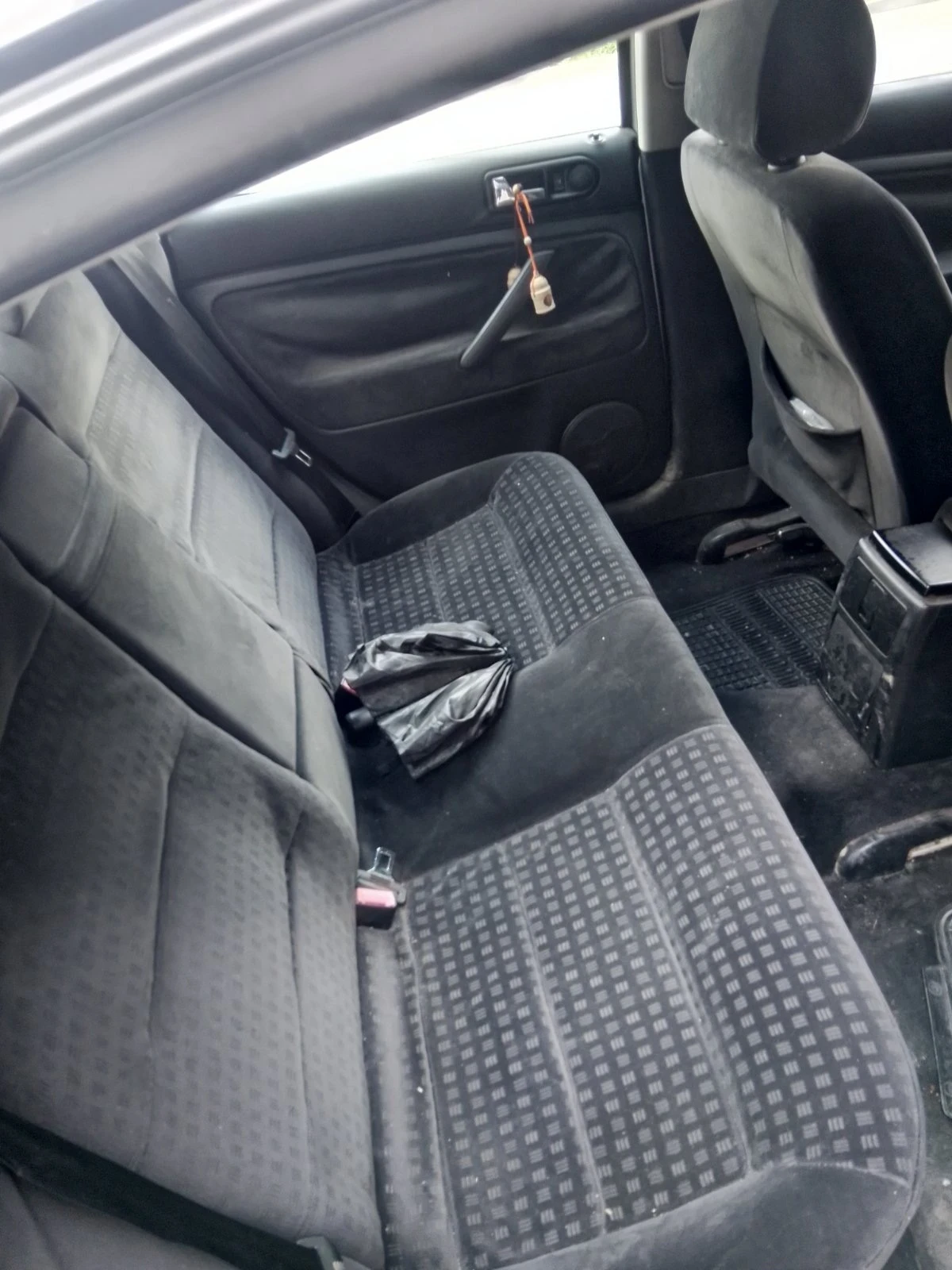 VW Passat 1.9 TDI 101кс., снимка 4 - Автомобили и джипове - 54005896