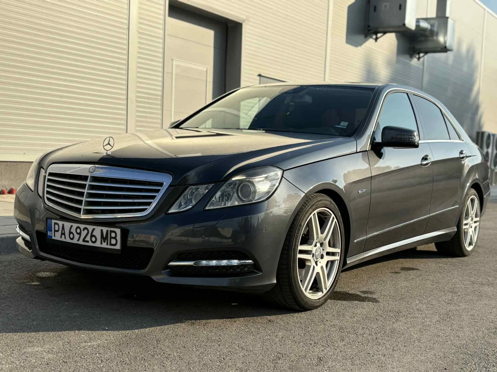 Mercedes-Benz E 350 3.0 CDI, снимка 3 - Автомобили и джипове - 54032368