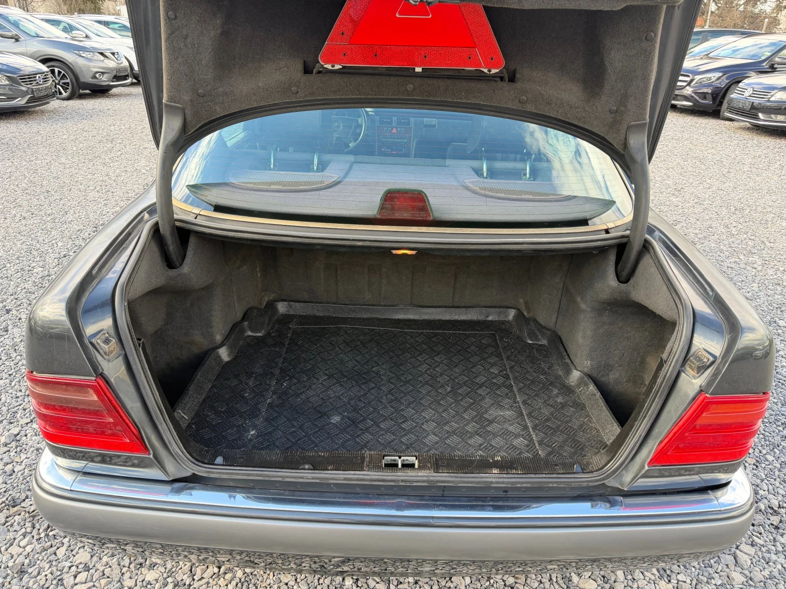 Mercedes-Benz E 250 2.5 Дизел, Внос Италия, Уникално запазен, РеалниКм, снимка 14 - Автомобили и джипове - 54082879