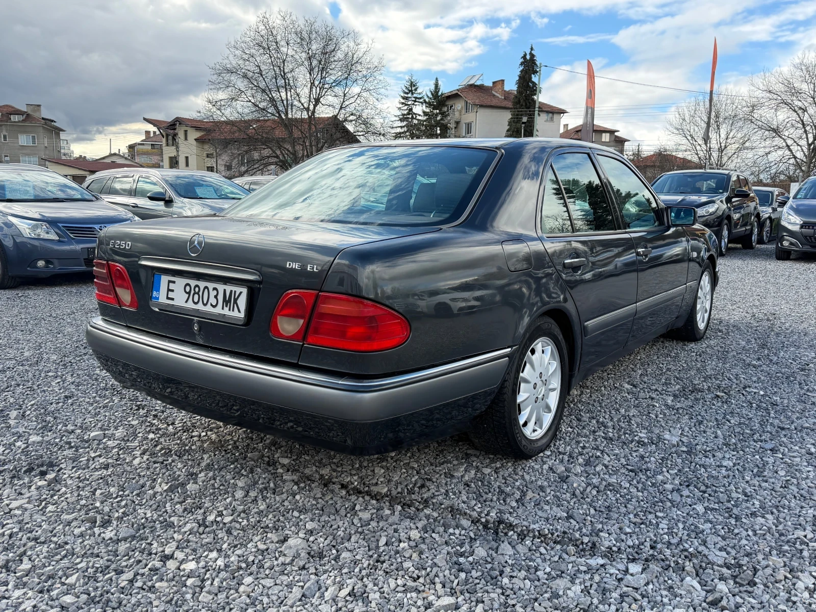 Mercedes-Benz E 250 2.5 Дизел, Внос Италия, Уникално запазен, РеалниКм, снимка 7 - Автомобили и джипове - 54082879