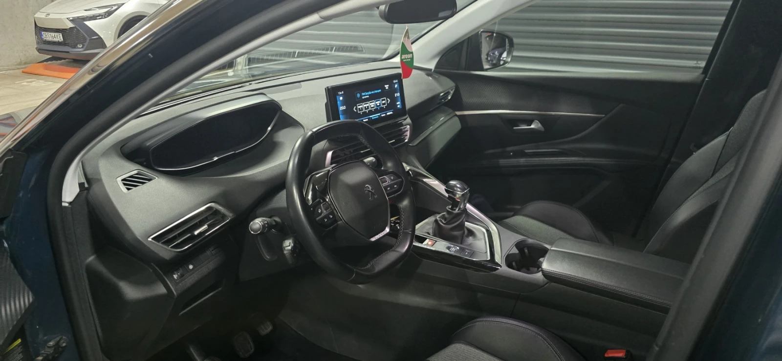Peugeot 5008 6 + 1 ALLURE PACK 1.5, снимка 9 - Автомобили и джипове - 54996264