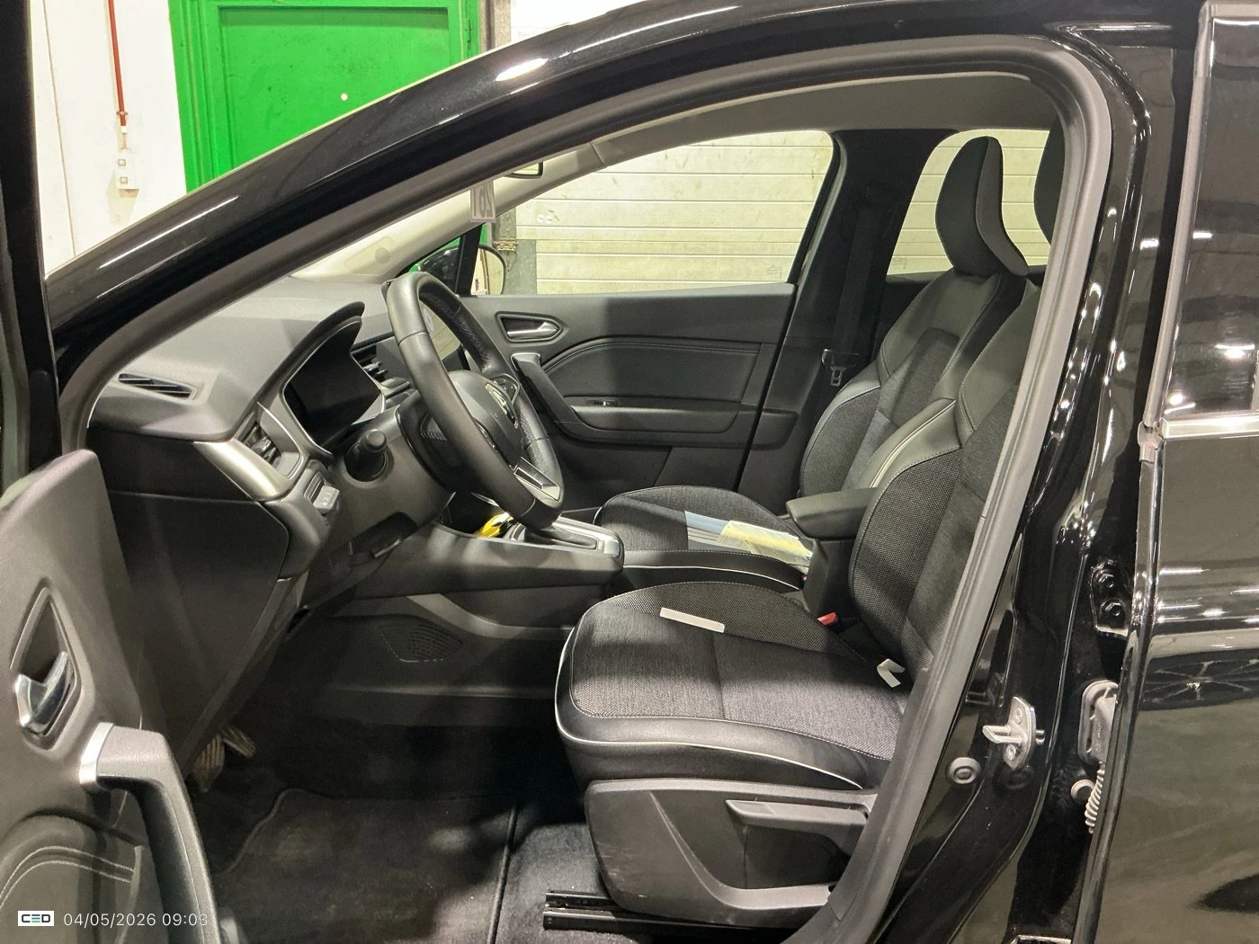 Renault Captur 1.6 Techno - Hybrid 54.372 km, снимка 5 - Автомобили и джипове - 54452899