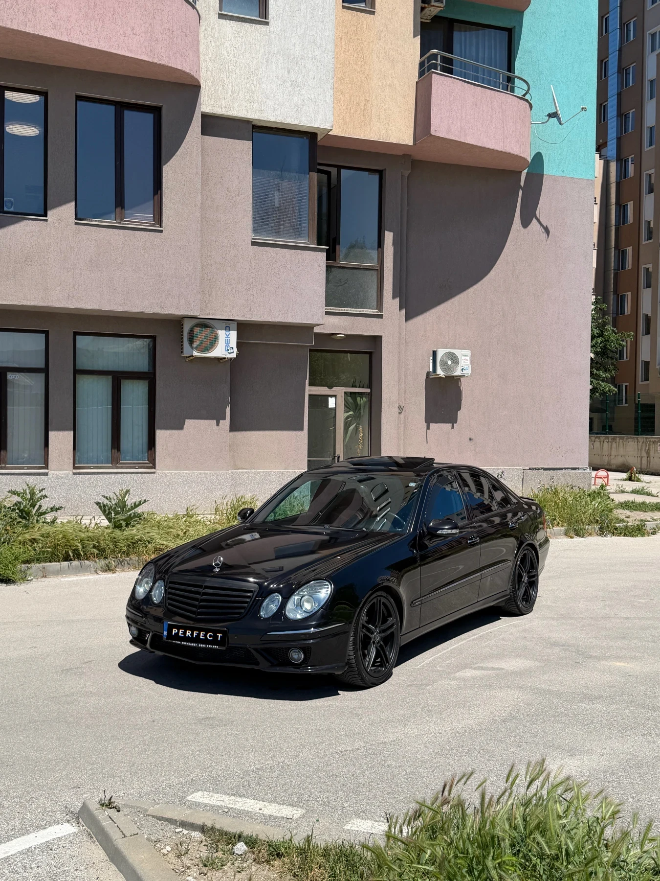 Mercedes-Benz E 320, снимка 2 - Автомобили и джипове - 54576725