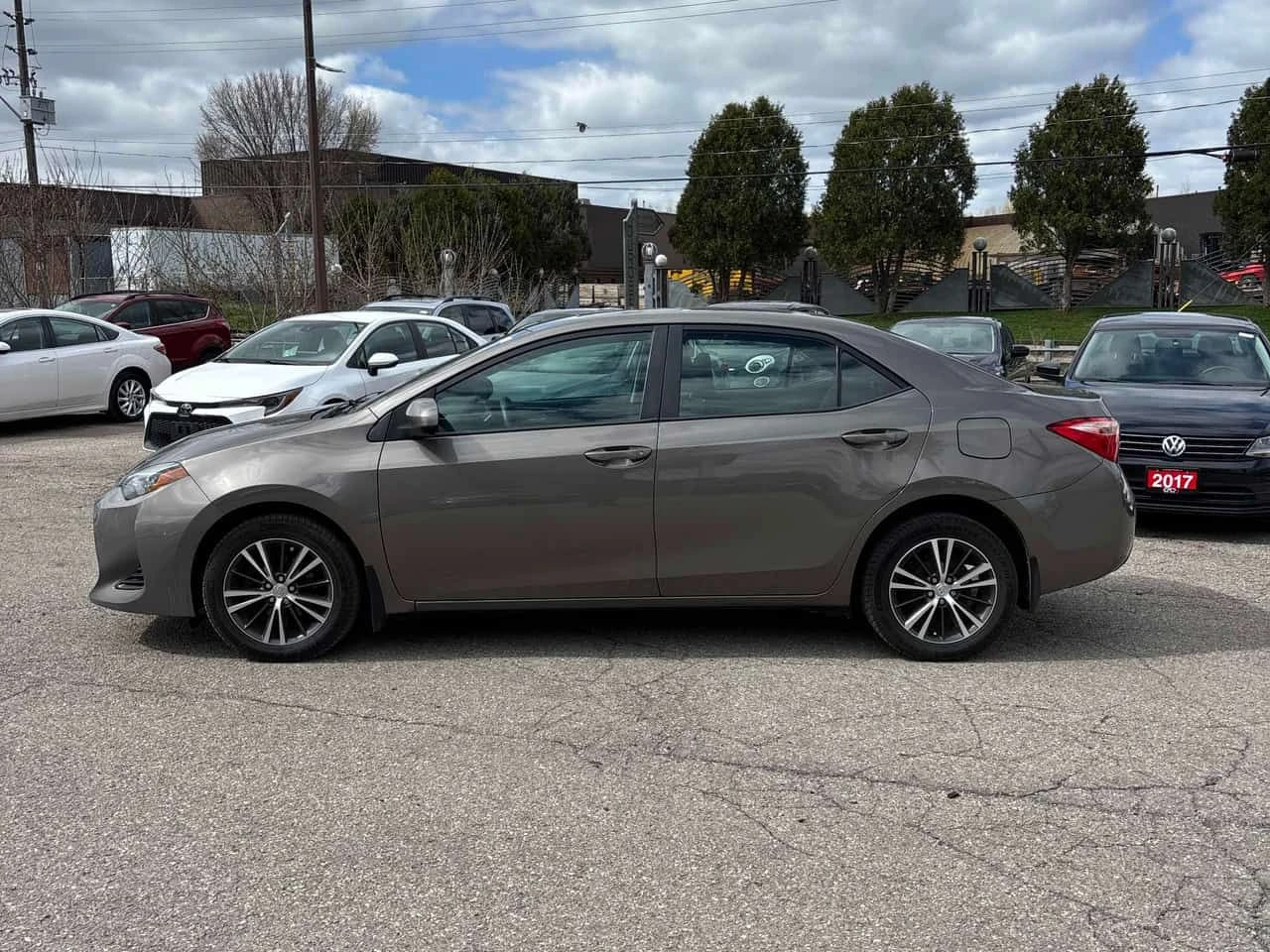 Toyota Corolla LE CVT| PANORAMA| ПОДГРЕВИ| KEYLESS| , снимка 3 - Автомобили и джипове - 54628527