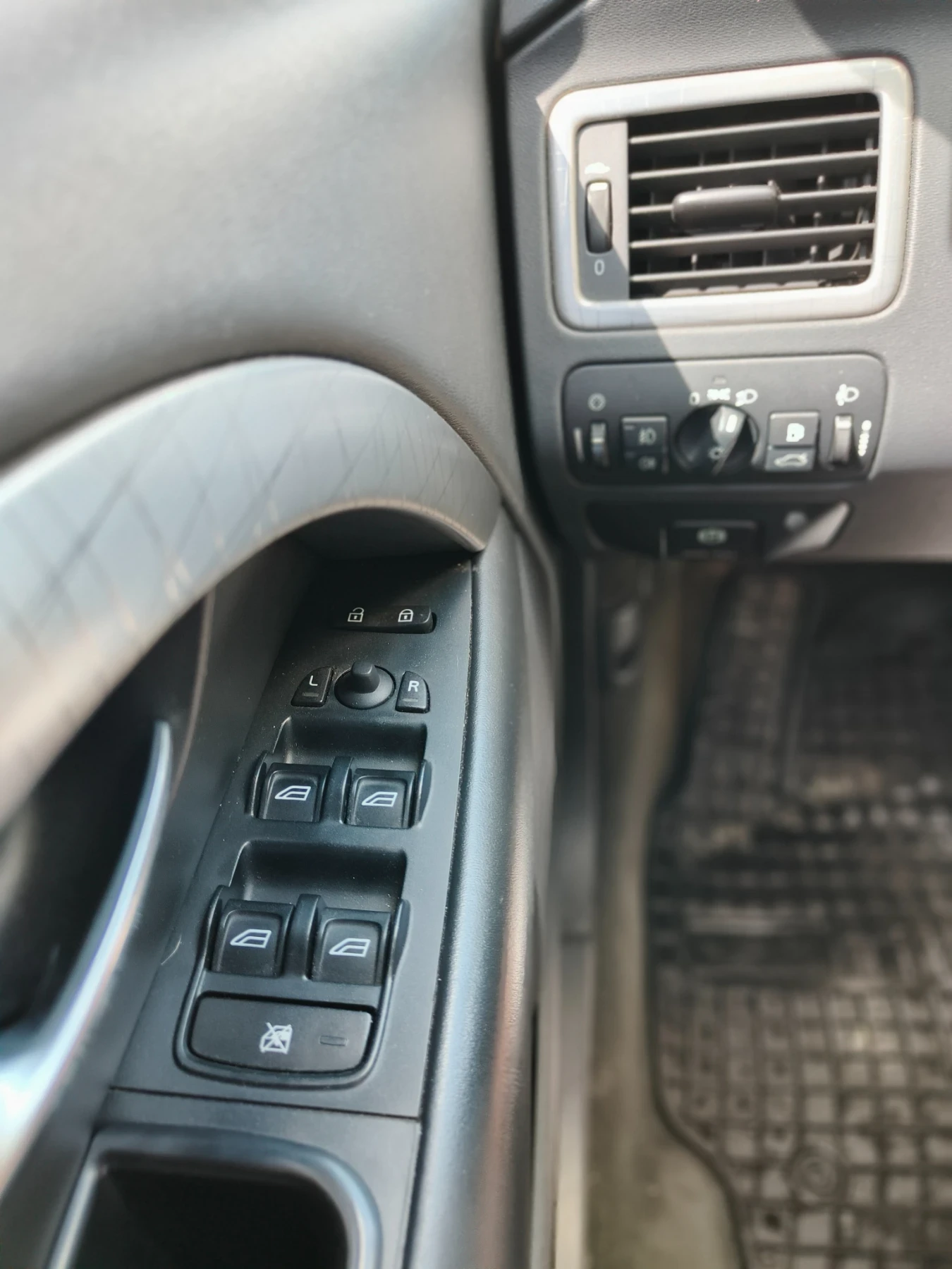 Volvo Xc70, снимка 13 - Автомобили и джипове - 54691265