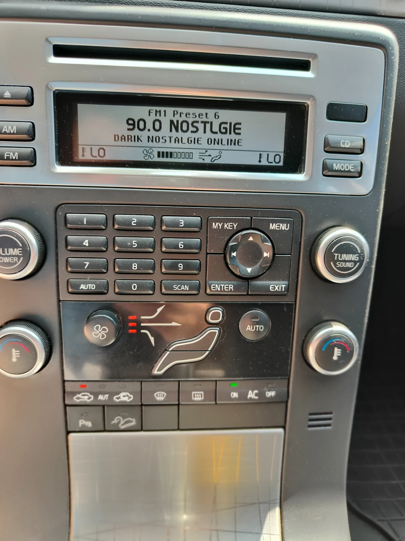 Volvo Xc70, снимка 9 - Автомобили и джипове - 54691265