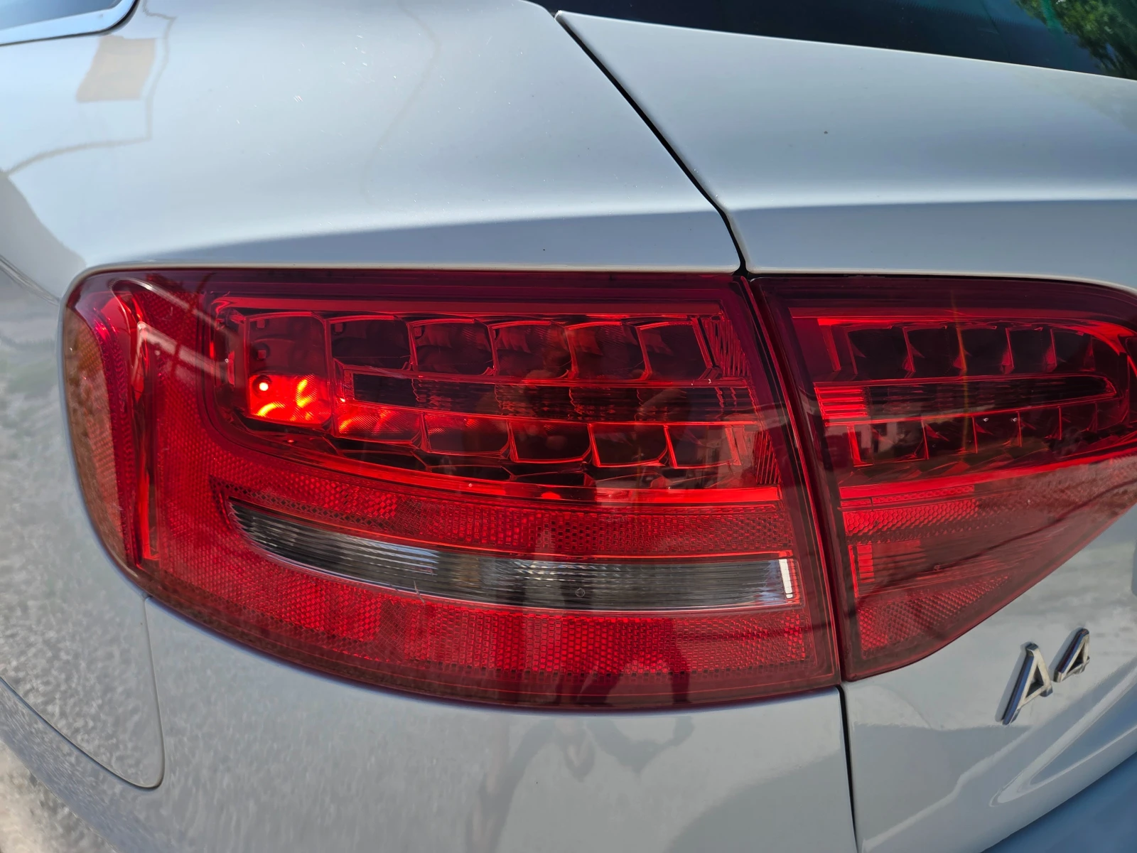 Audi A4 2.0TDI LED NAVI кожа, снимка 14 - Автомобили и джипове - 54870733