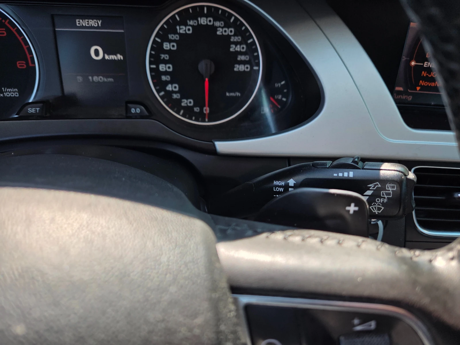 Audi A4 2.0TDI LED NAVI кожа, снимка 11 - Автомобили и джипове - 54870733