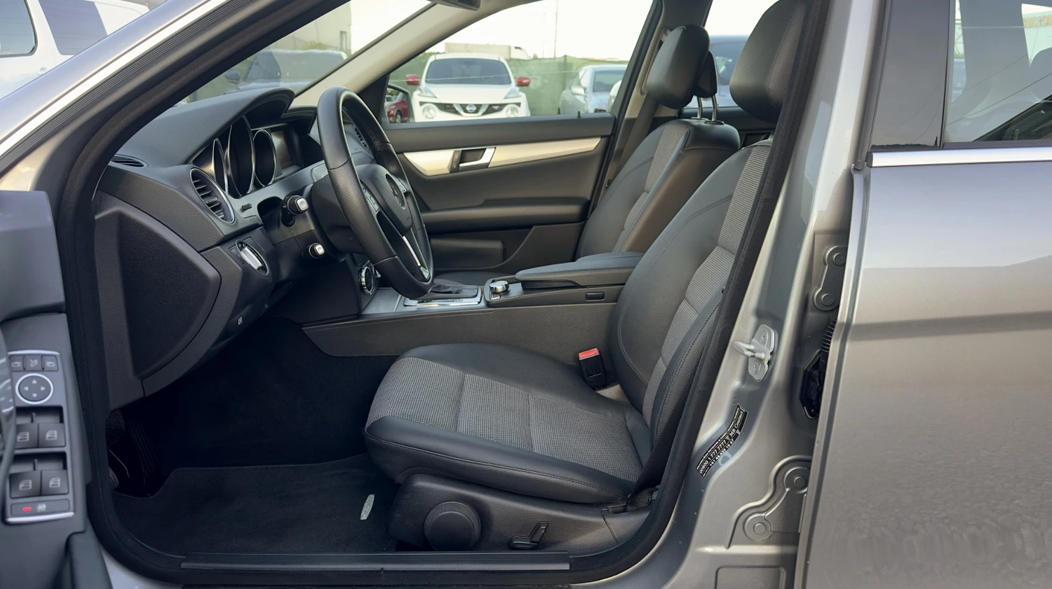 Mercedes-Benz C 250 CDi 4x4 Autom.Navi Кожа Подгрев Xenon, снимка 6 - Автомобили и джипове - 55060986