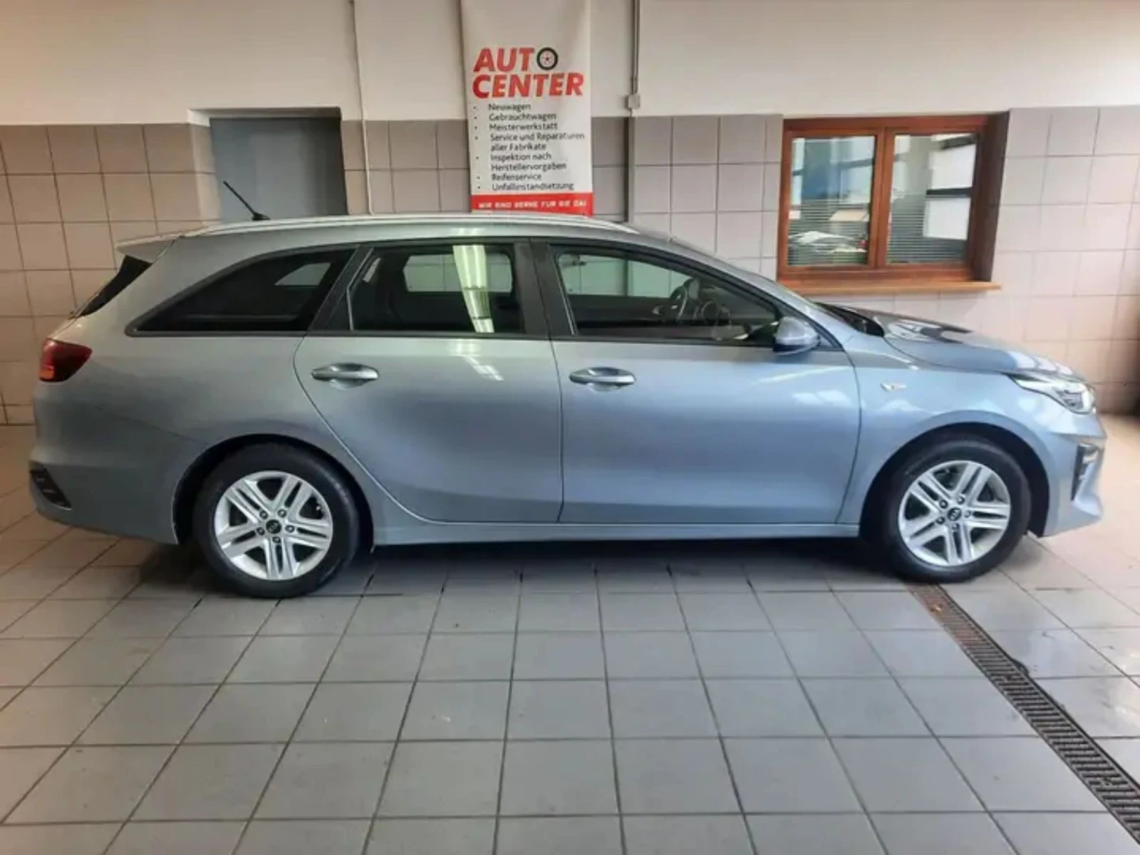Kia Ceed SW, снимка 4 - Автомобили и джипове - 55235595