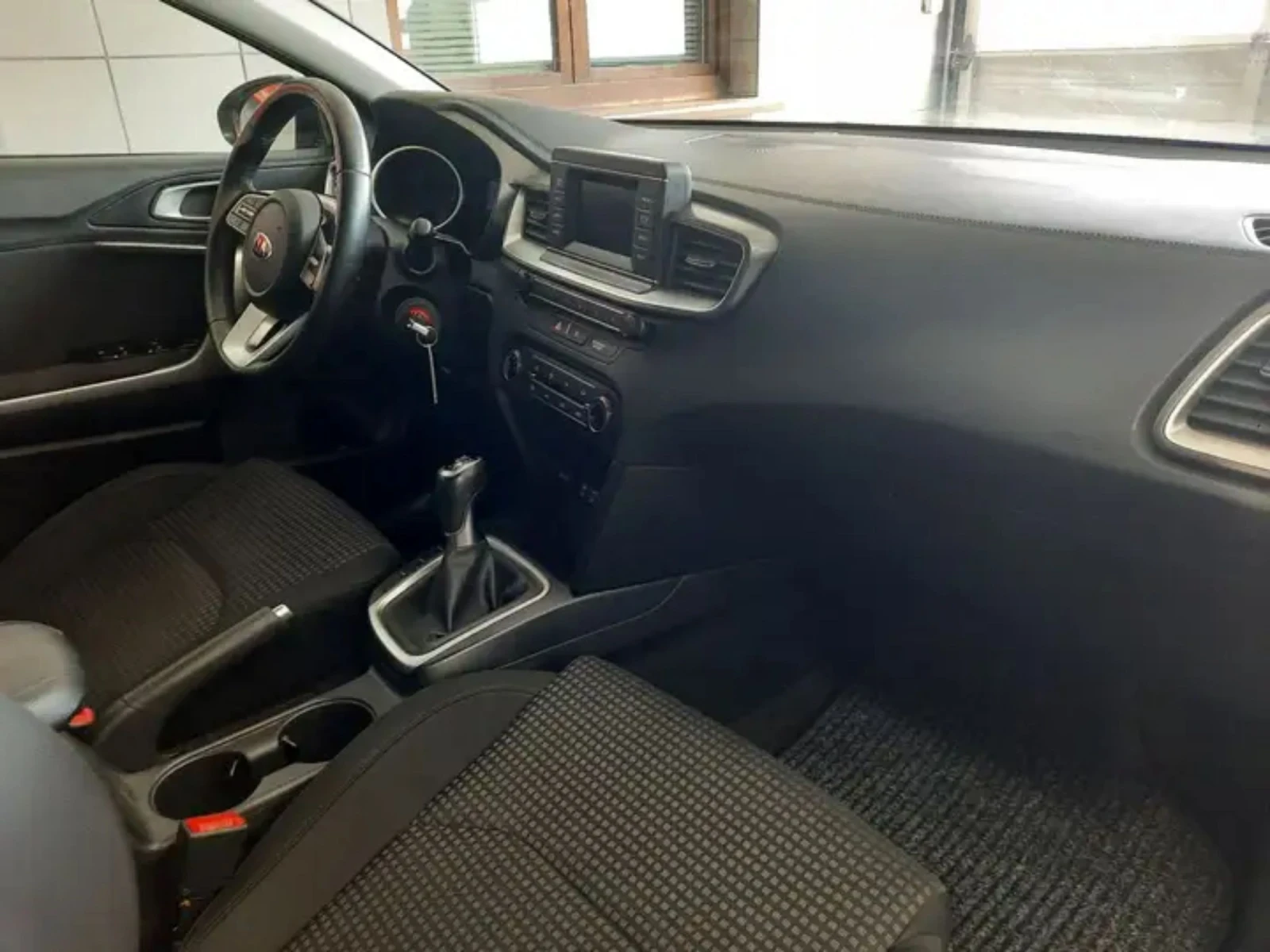 Kia Ceed SW, снимка 12 - Автомобили и джипове - 55235595