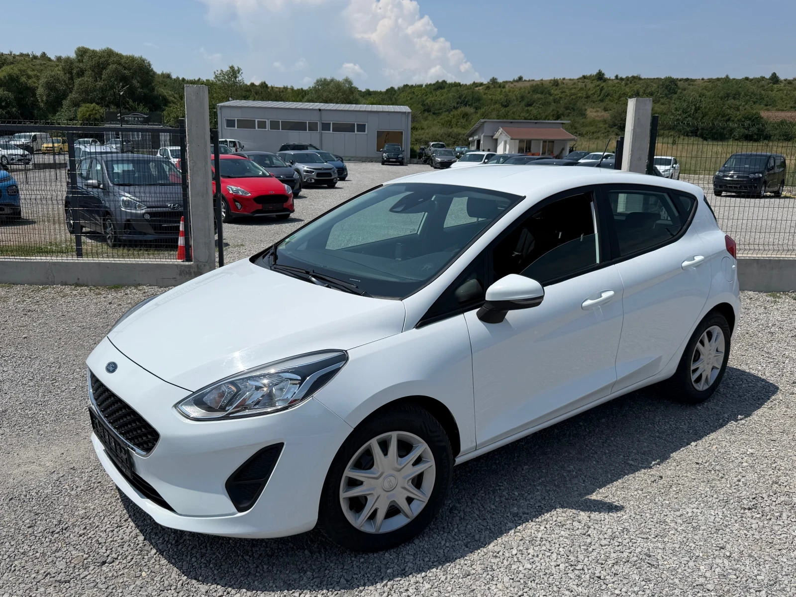 Ford Fiesta 1.1i EURO 6.2 SERVICE BOOK TUV COC