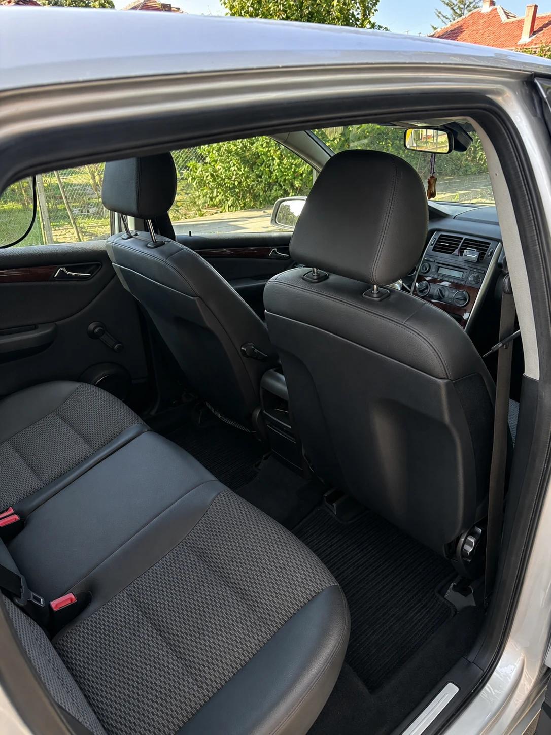Mercedes-Benz B 200, снимка 3 - Автомобили и джипове - 55420510