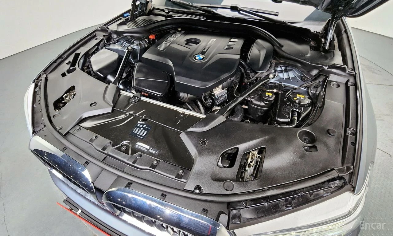 BMW 530 M* SPORT* ДИСТРОНИК* ХЕДЪП* LANE* ASSIST* , снимка 17 - Автомобили и джипове - 55484403