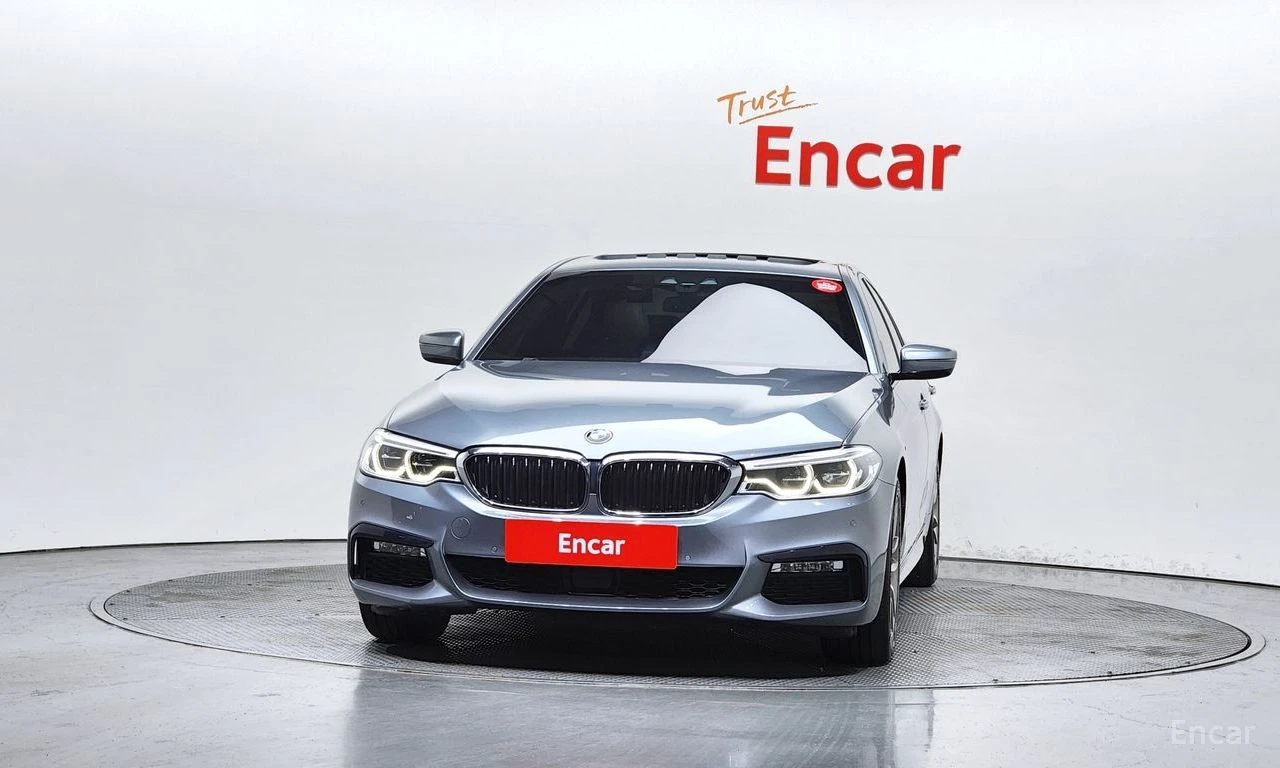 BMW 530 M* SPORT* ДИСТРОНИК* ХЕДЪП* LANE* ASSIST* , снимка 3 - Автомобили и джипове - 55484403