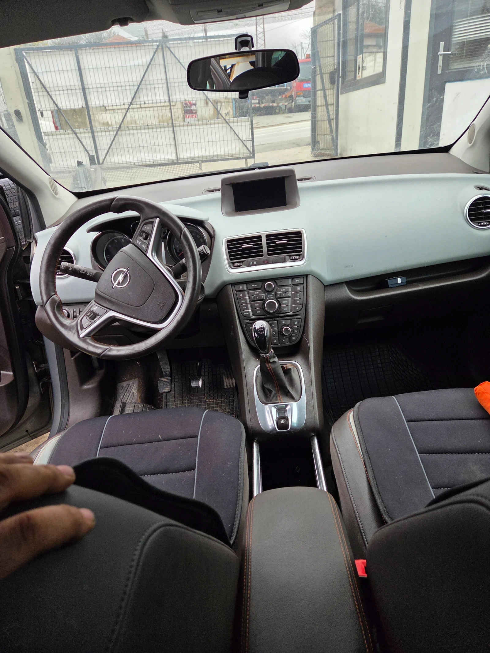 Opel Meriva 1.6ECOFLEX, снимка 9 - Автомобили и джипове - 56704902
