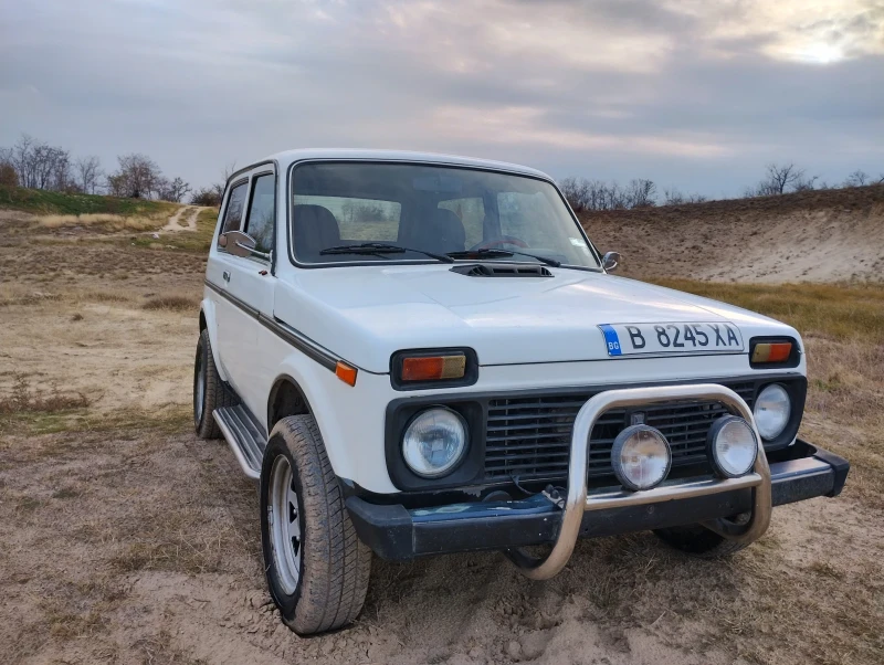 Lada Niva 1.7i, снимка 15 - Автомобили и джипове - 48212725