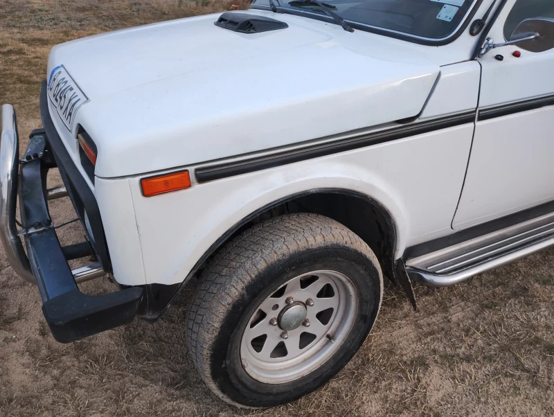 Lada Niva 1.7i, снимка 4 - Автомобили и джипове - 48212725