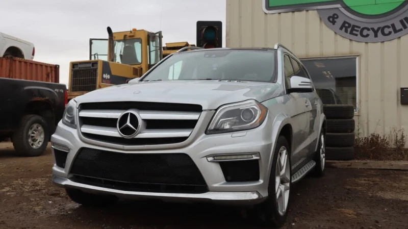 Mercedes-Benz GL 550 4MATIC* AMG PKG* PANO* 360 CAMERA* 7 SEATER, снимка 2 - Автомобили и джипове - 53469875