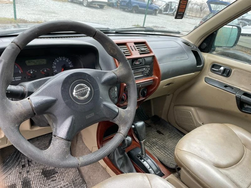 Nissan Terrano 3.0 D - 2 БРОЯ, снимка 6 - Автомобили и джипове - 38359924