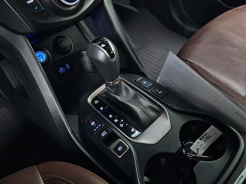 Hyundai Santa fe Diesel 2.0 4WD| 184к.с.| ВКЛ.ТЕХНОТЕСТ, снимка 9 - Автомобили и джипове - 55432540