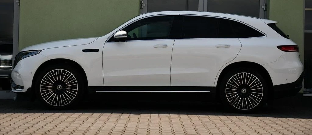 Mercedes-Benz EQC 400 AMG Line 4Matic - изображение 4