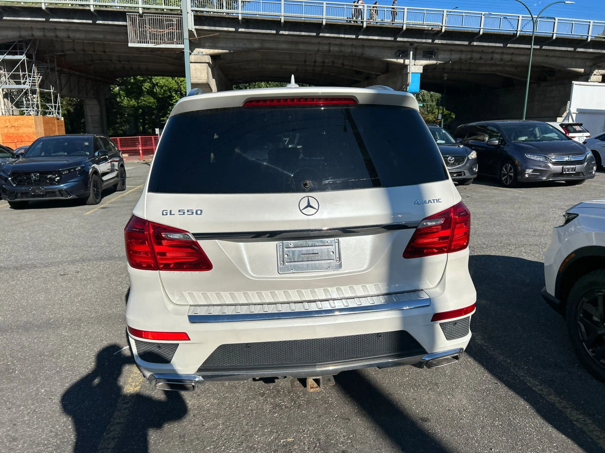 Mercedes-Benz GL 550 CARFAX* АВТОФИНАНСИРАНЕ БЕЗ ПЪРВОНАЧАЛНА ВНОСКА - изображение 4