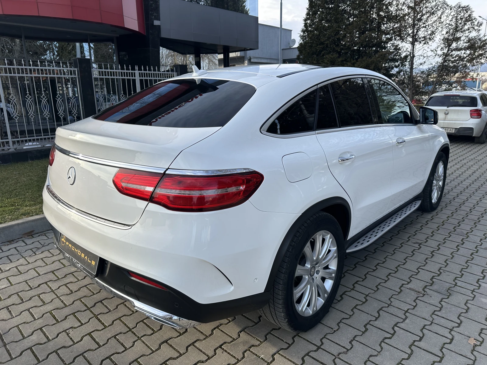 Mercedes-Benz GLE 350 d Cp. 4M AMG 360  Airmat Pano Harman TV - изображение 5