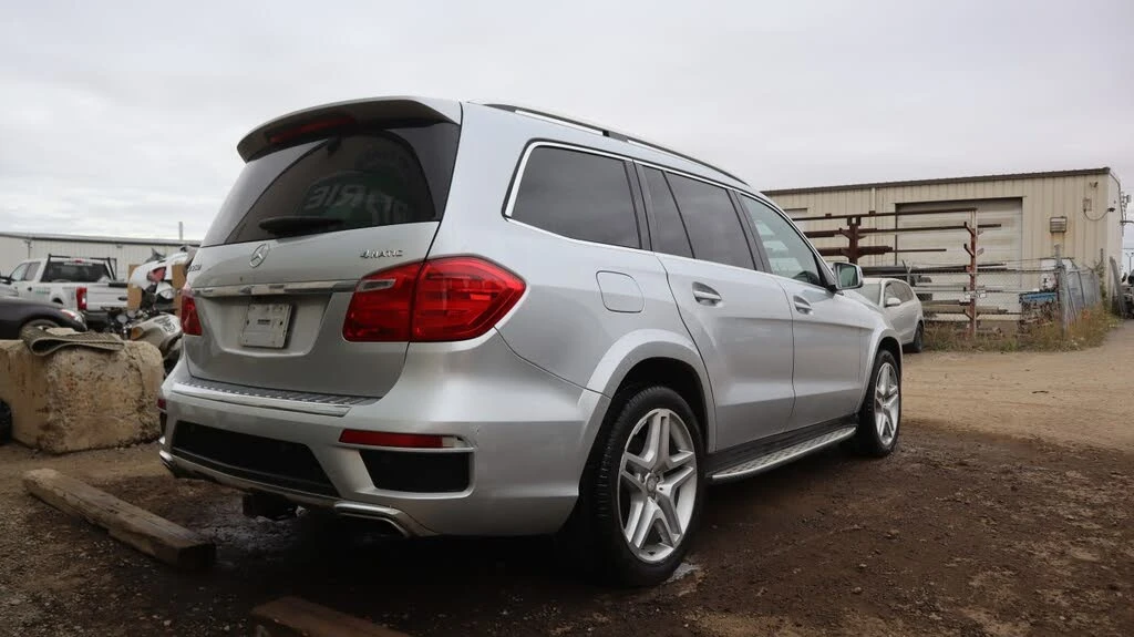 Mercedes-Benz GL 550 4MATIC* AMG PKG* PANO* 360 CAMERA* 7 SEATER - изображение 4