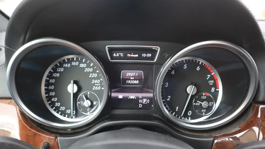 Mercedes-Benz GL 550 4MATIC* AMG PKG* PANO* 360 CAMERA* 7 SEATER - изображение 6